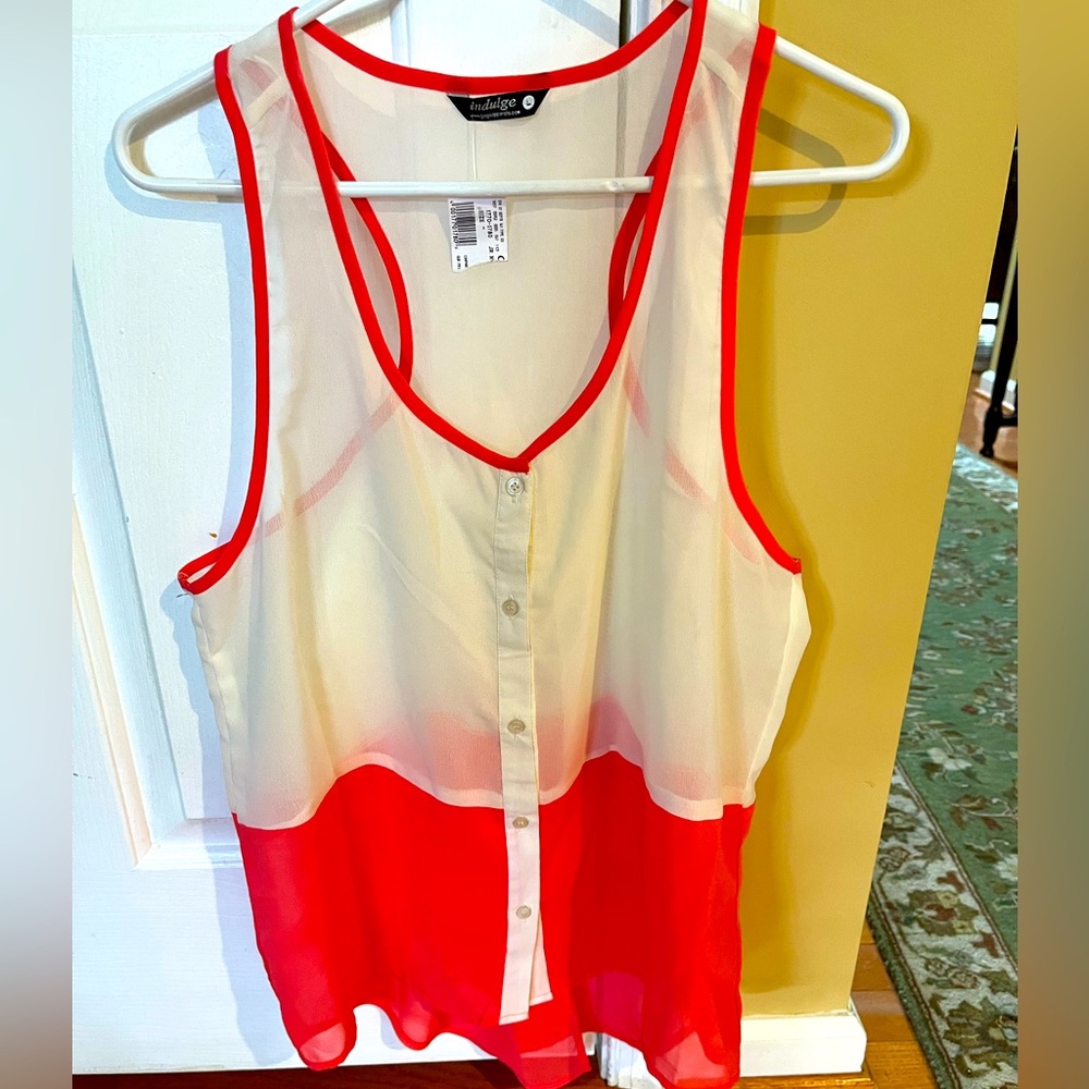 NWT Indulge Cream and Coral Sleeveless Blouse, Size Large